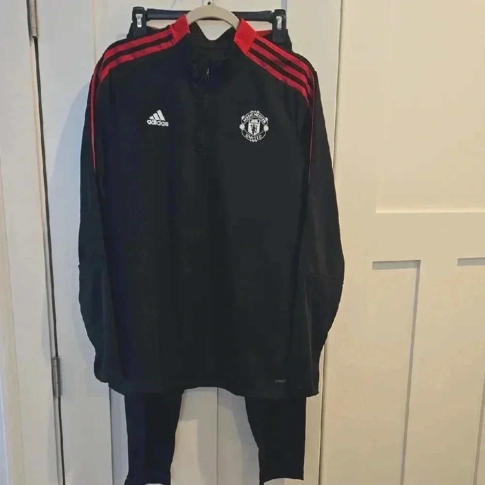 Adidas Manchester United Black Training Set